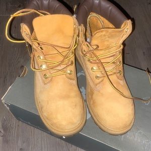 Kids Timberland boots size 3
